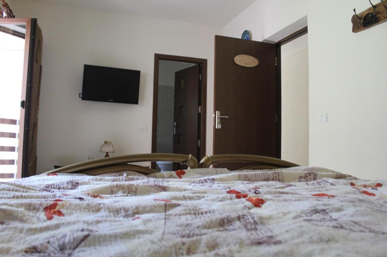 Havva Hotel Calimanesti Exterior photo